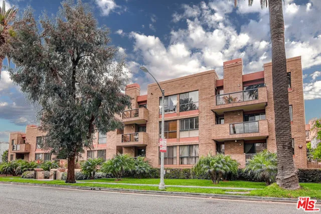 235 S TOWER DRIVE #102 Beverly Hills, CA 90211
