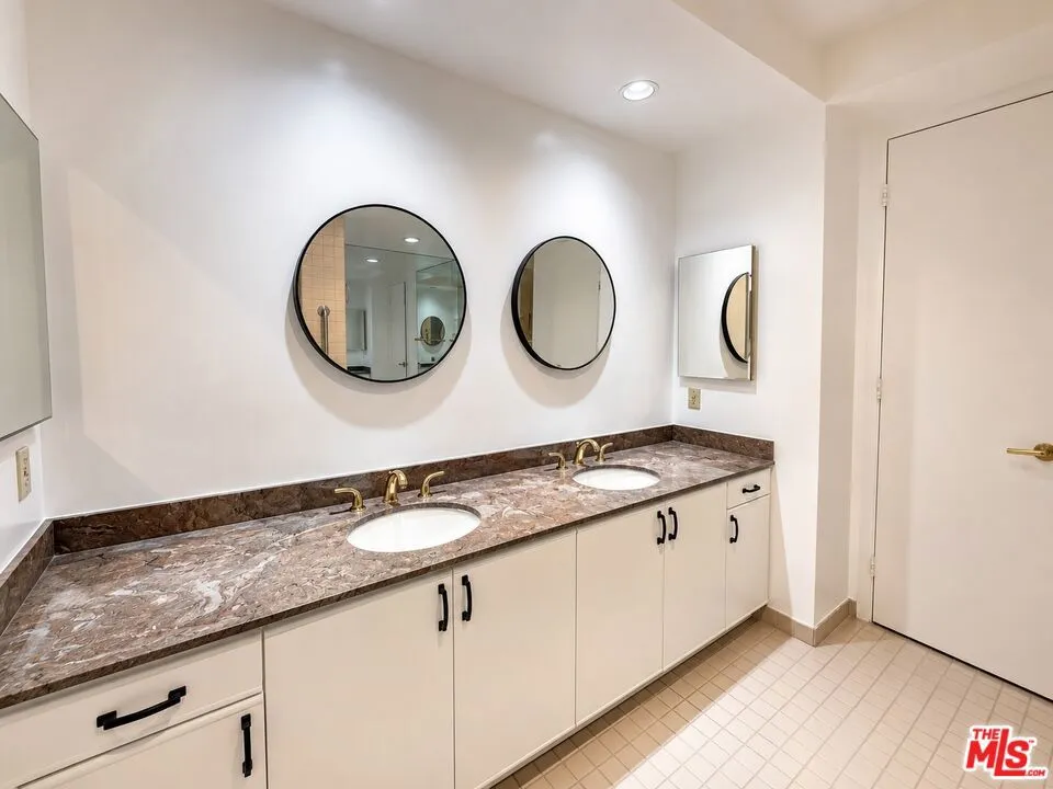 235 S TOWER DRIVE #102 Beverly Hills, CA 90211