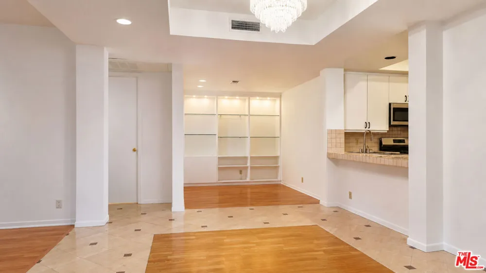 235 S TOWER DRIVE #102 Beverly Hills, CA 90211