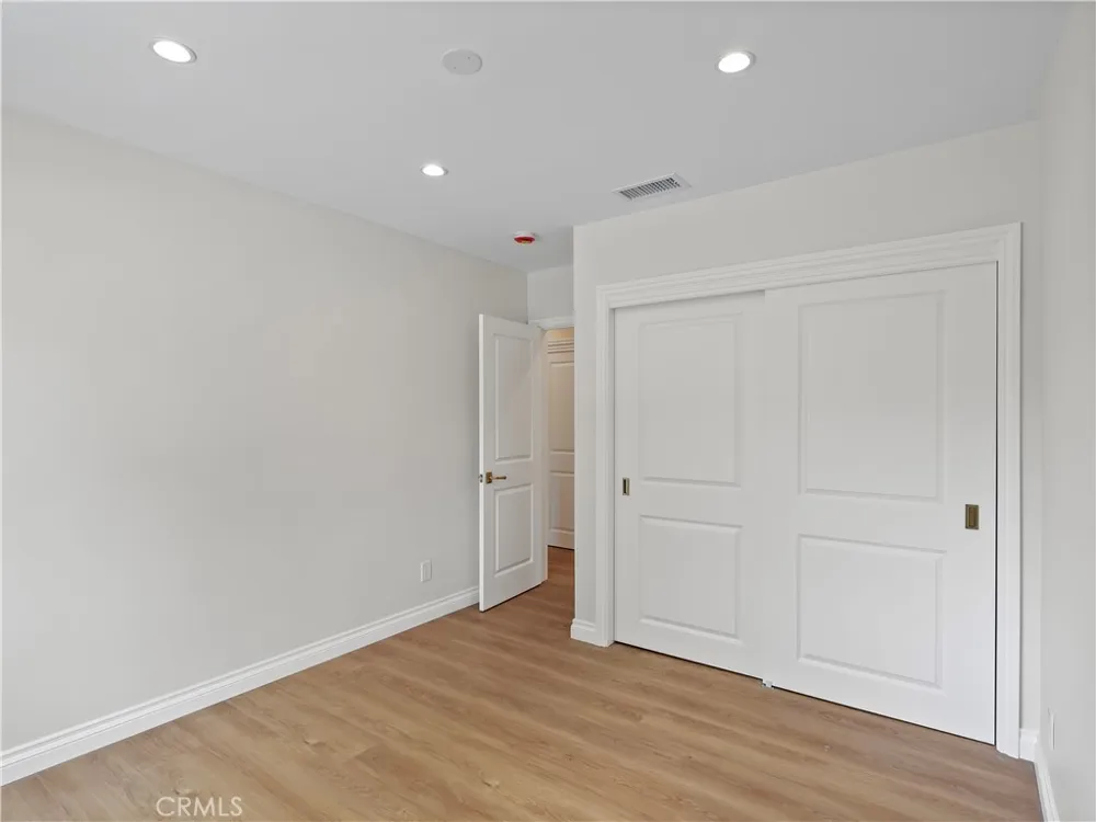 18724 Frankfort Street Northridge, CA 91324