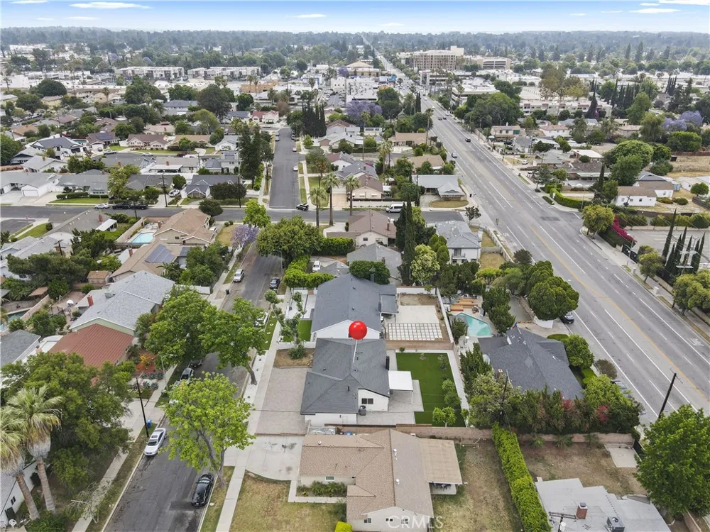18724 Frankfort Street Northridge, CA 91324
