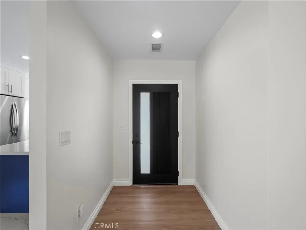 18724 Frankfort Street Northridge, CA 91324