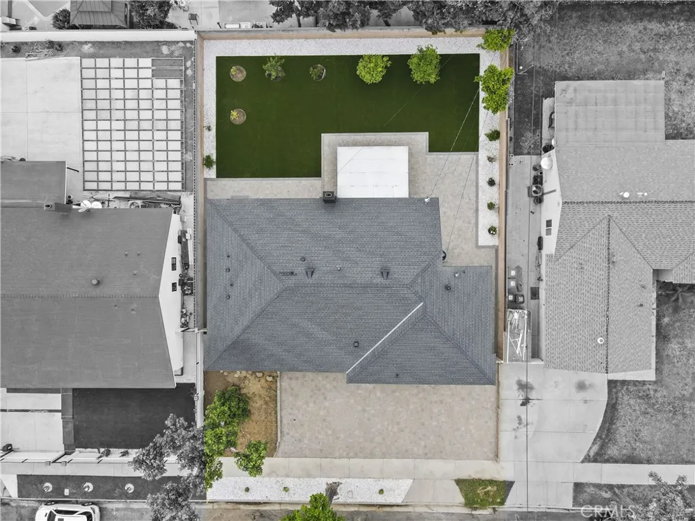 18724 Frankfort Street Northridge, CA 91324
