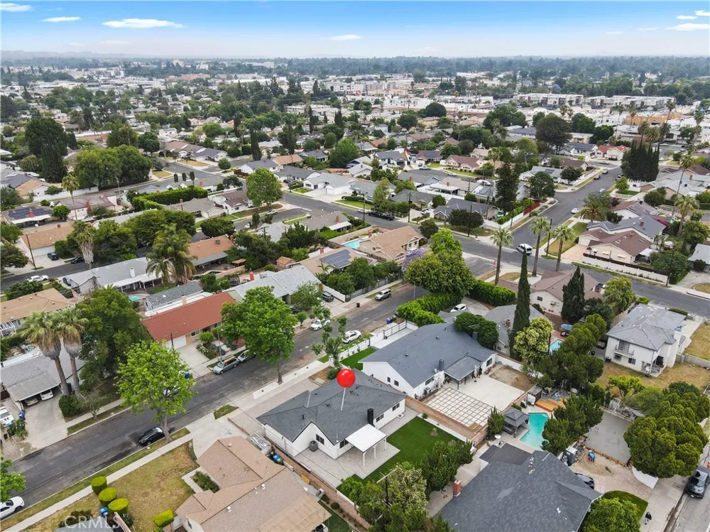18724 Frankfort Street Northridge, CA 91324