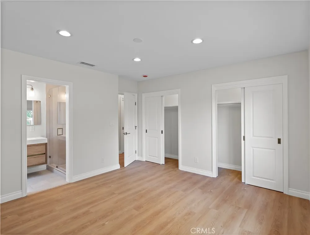 18724 Frankfort Street Northridge, CA 91324