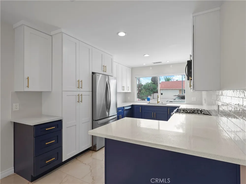 18724 Frankfort Street Northridge, CA 91324