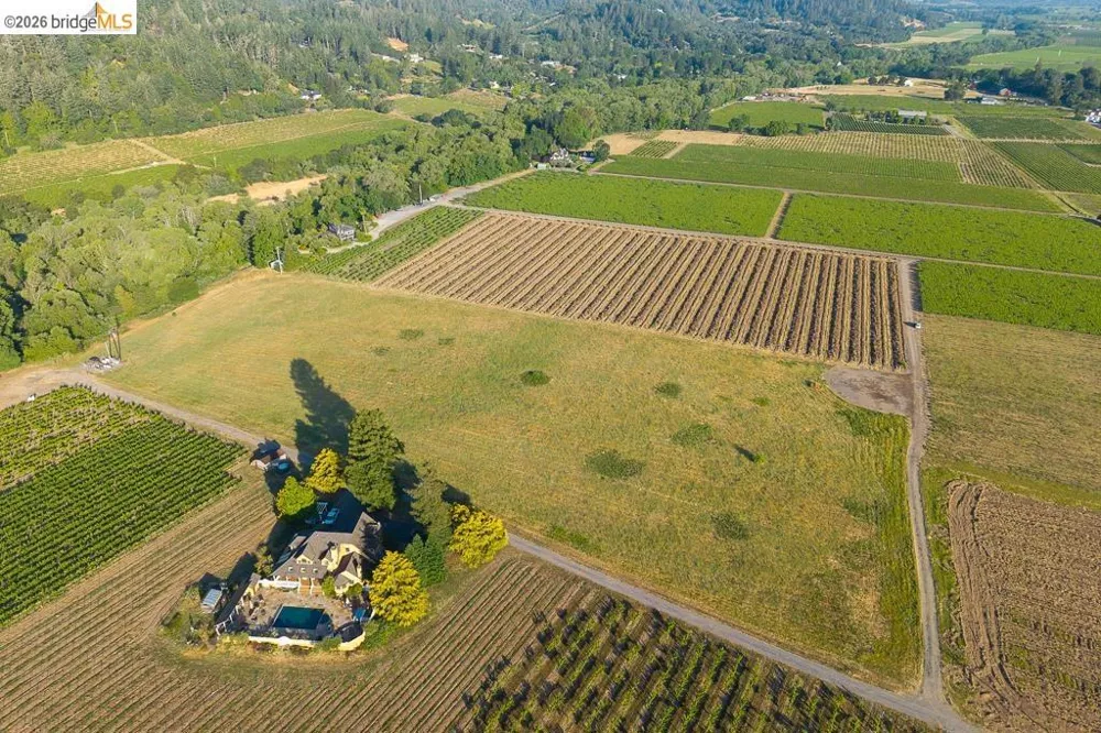 838 Dry Creek Healdsburg, CA 95448
