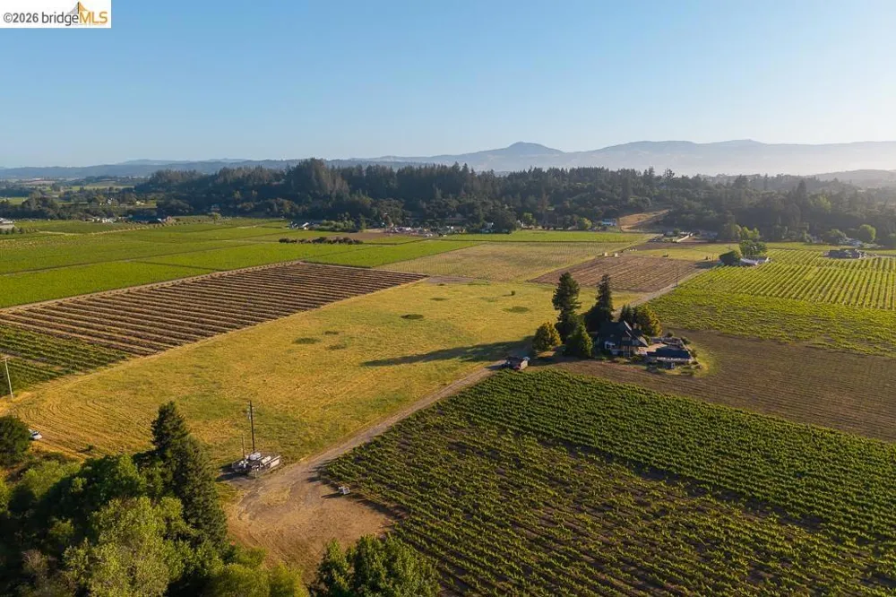 838 Dry Creek Healdsburg, CA 95448