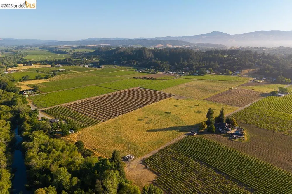 838 Dry Creek Healdsburg, CA 95448