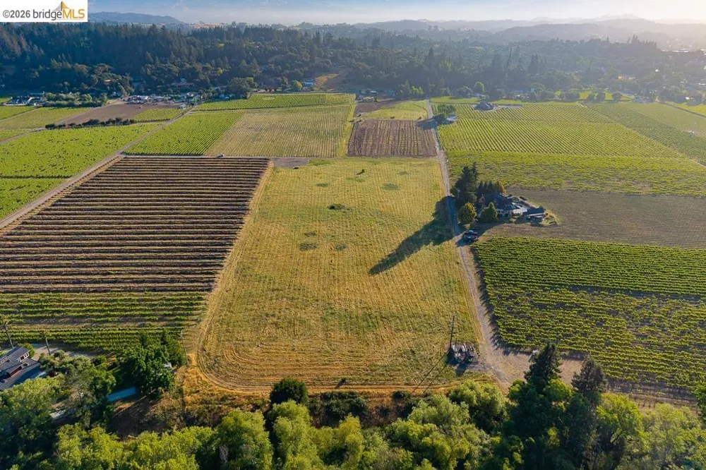 838 Dry Creek Healdsburg, CA 95448