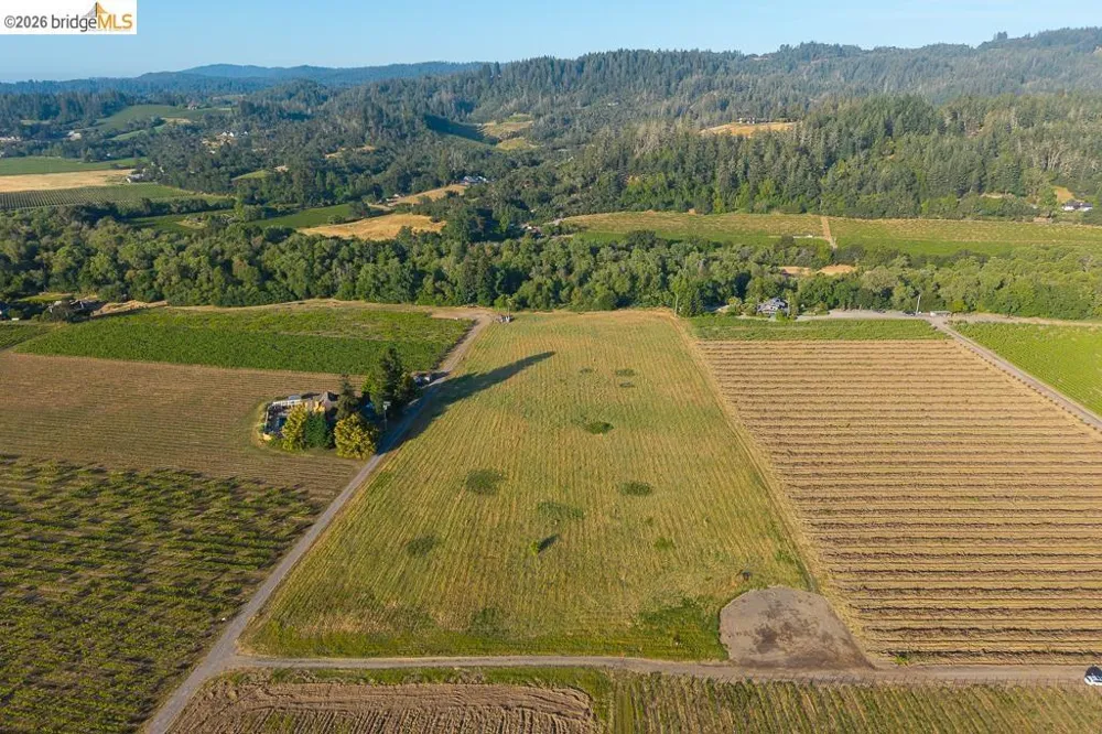 838 Dry Creek Healdsburg, CA 95448