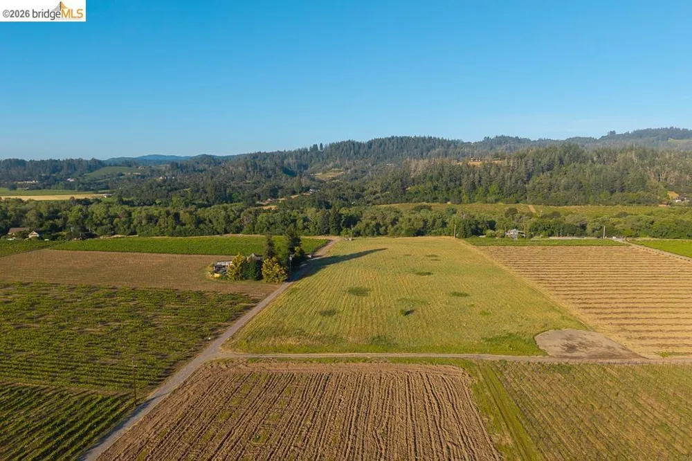 838 Dry Creek Healdsburg, CA 95448