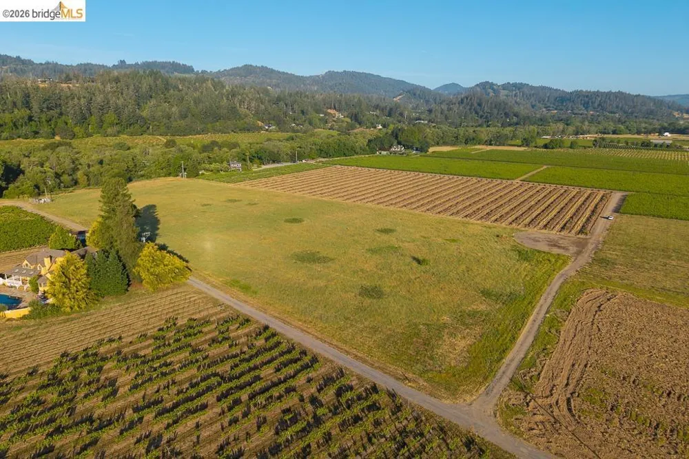838 Dry Creek Healdsburg, CA 95448
