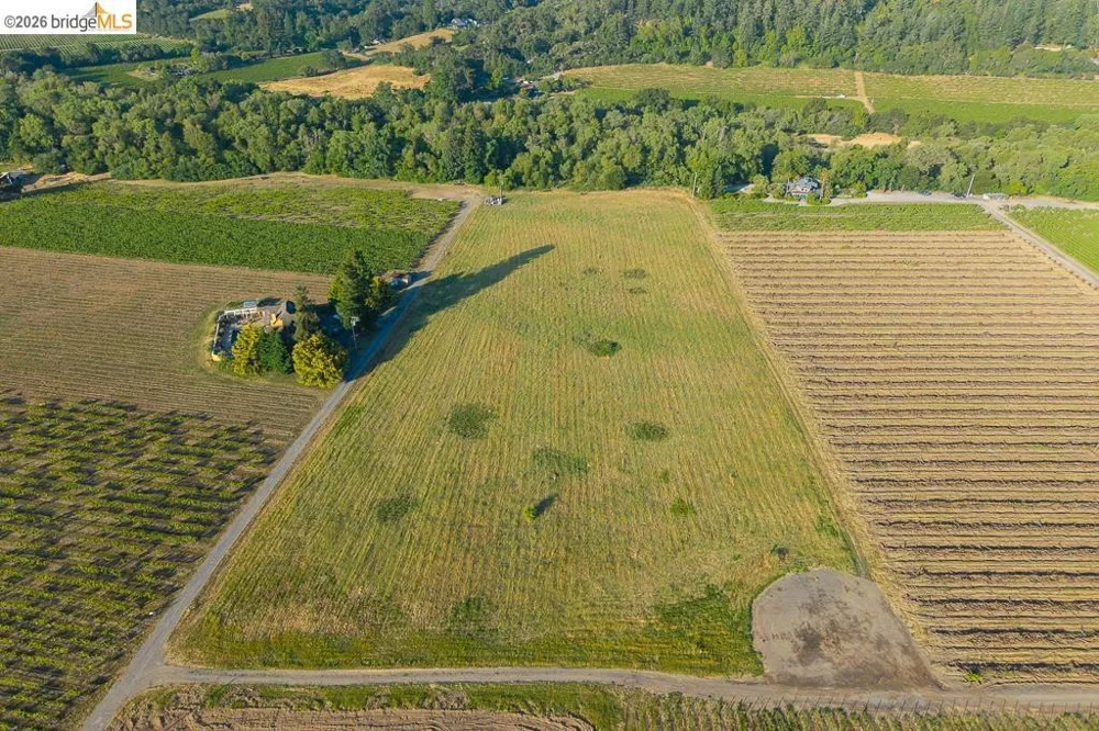 838 Dry Creek Healdsburg, CA 95448