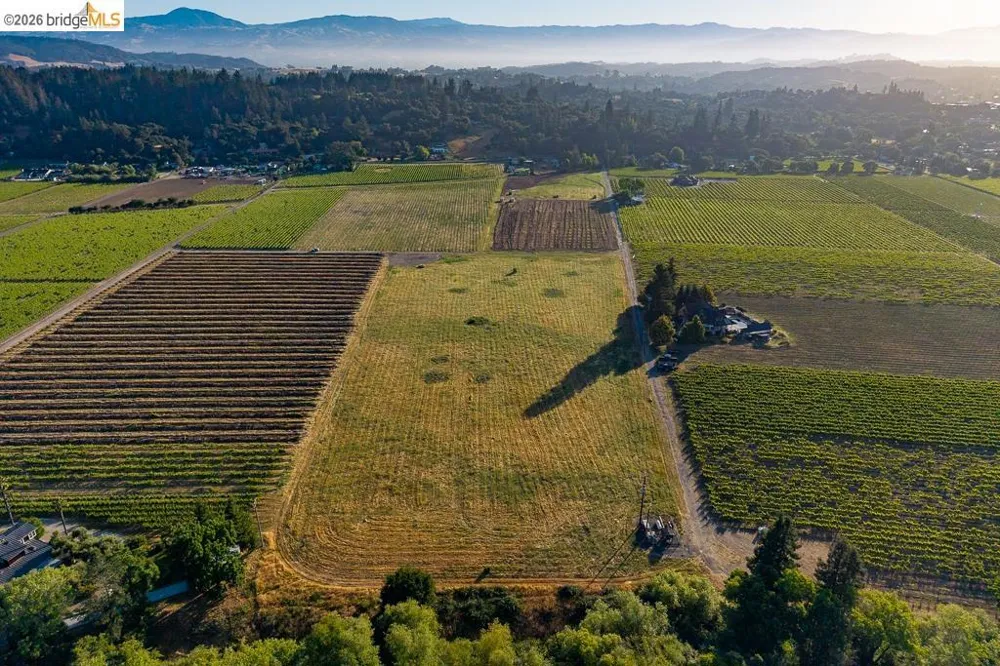 838 Dry Creek Healdsburg, CA 95448