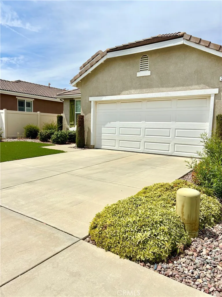 245 Box Springs Trail Beaumont, CA 92223