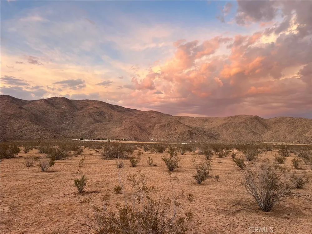 3 Del Oro Road Apple Valley, CA 92308