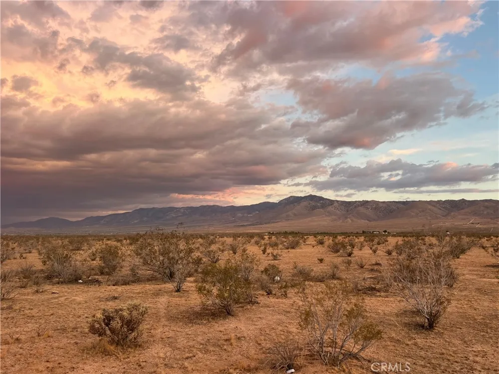 3 Del Oro Road Apple Valley, CA 92308