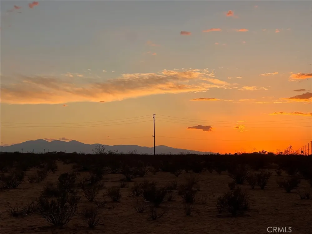 3 Del Oro Road Apple Valley, CA 92308
