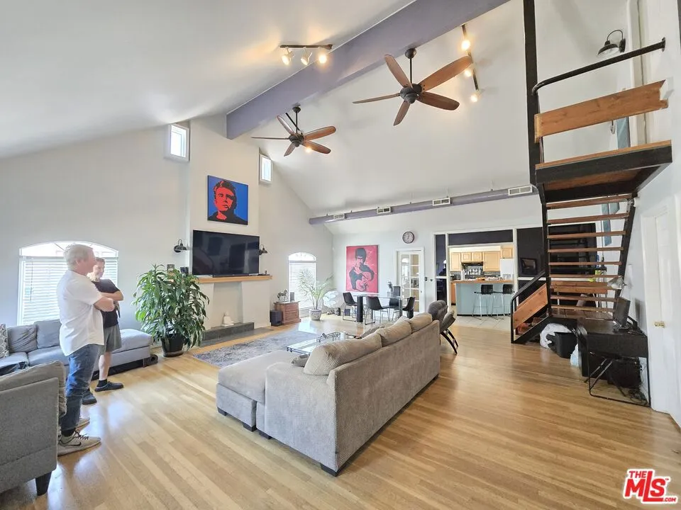 10420 Palms Boulevard Los Angeles, CA 90034
