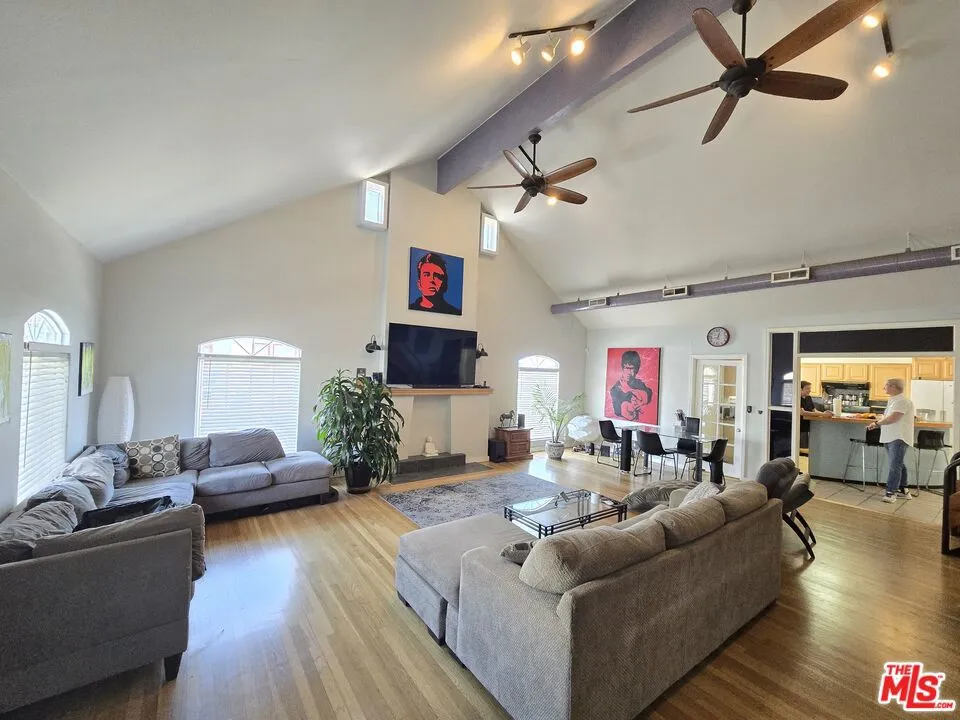 10420 Palms Boulevard Los Angeles, CA 90034