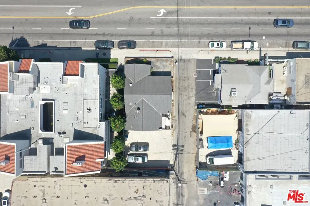 10420 Palms Boulevard Los Angeles, CA 90034