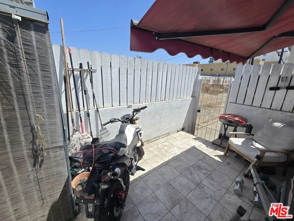 10420 Palms Boulevard Los Angeles, CA 90034