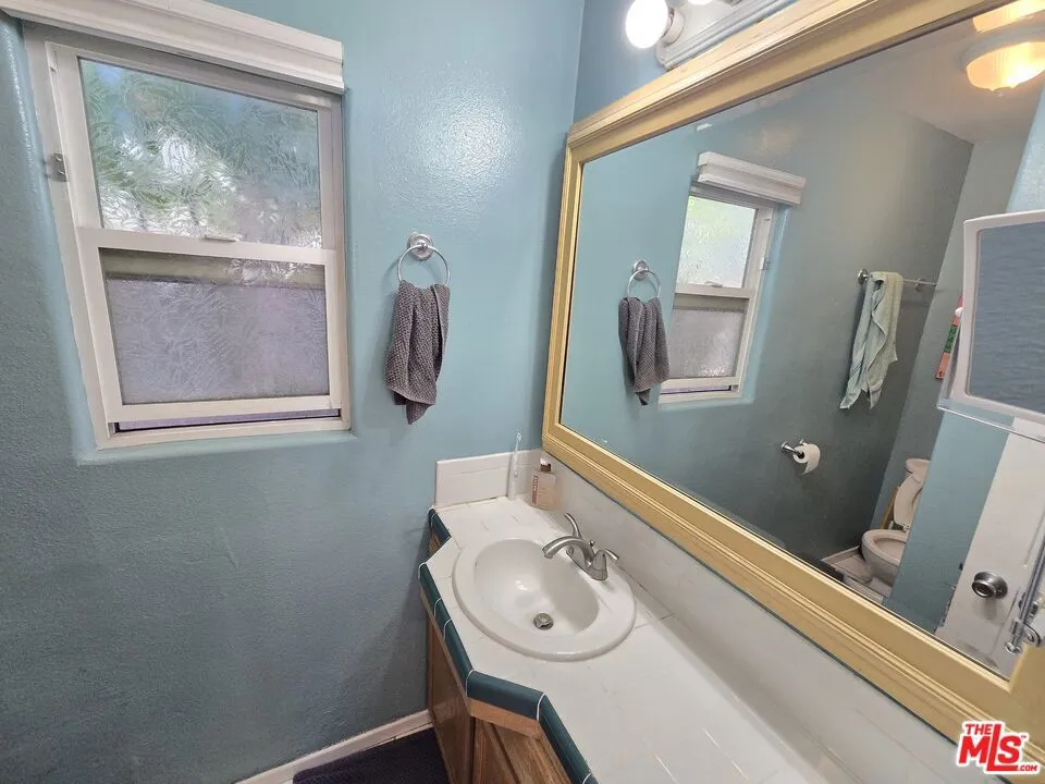 10420 Palms Boulevard Los Angeles, CA 90034
