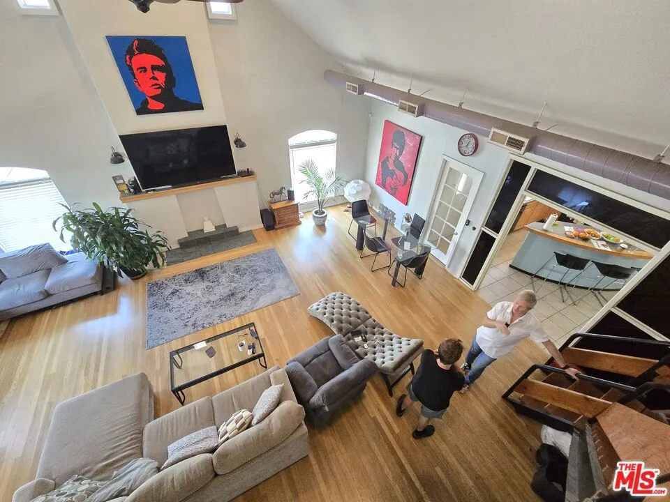 10420 Palms Boulevard Los Angeles, CA 90034