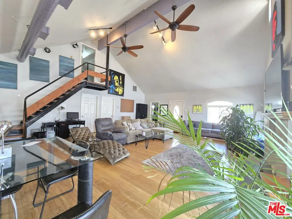 10420 Palms Boulevard Los Angeles, CA 90034