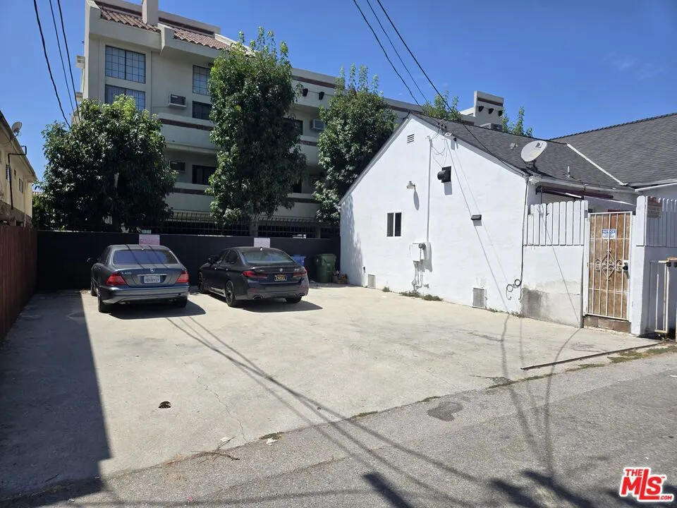 10420 Palms Boulevard Los Angeles, CA 90034