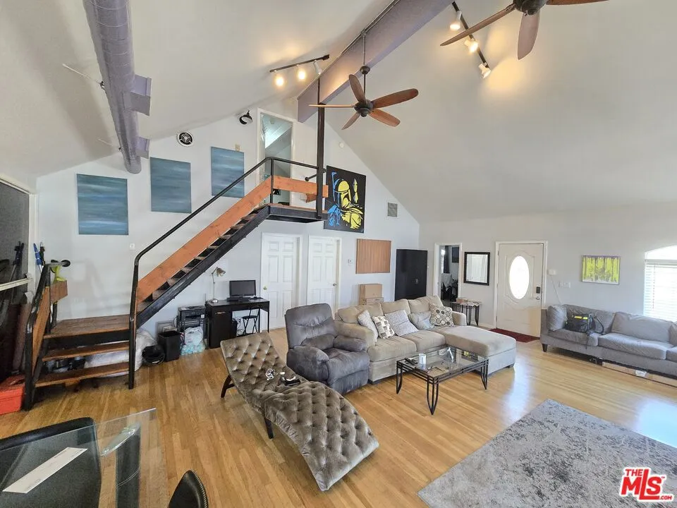 10420 Palms Boulevard Los Angeles, CA 90034