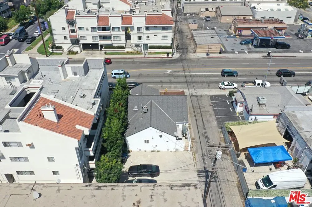 10420 Palms Boulevard Los Angeles, CA 90034