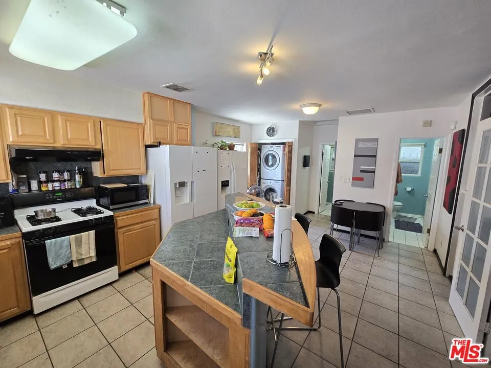 10420 Palms Boulevard Los Angeles, CA 90034