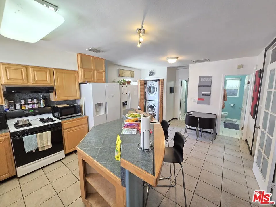 10420 Palms Boulevard Los Angeles, CA 90034