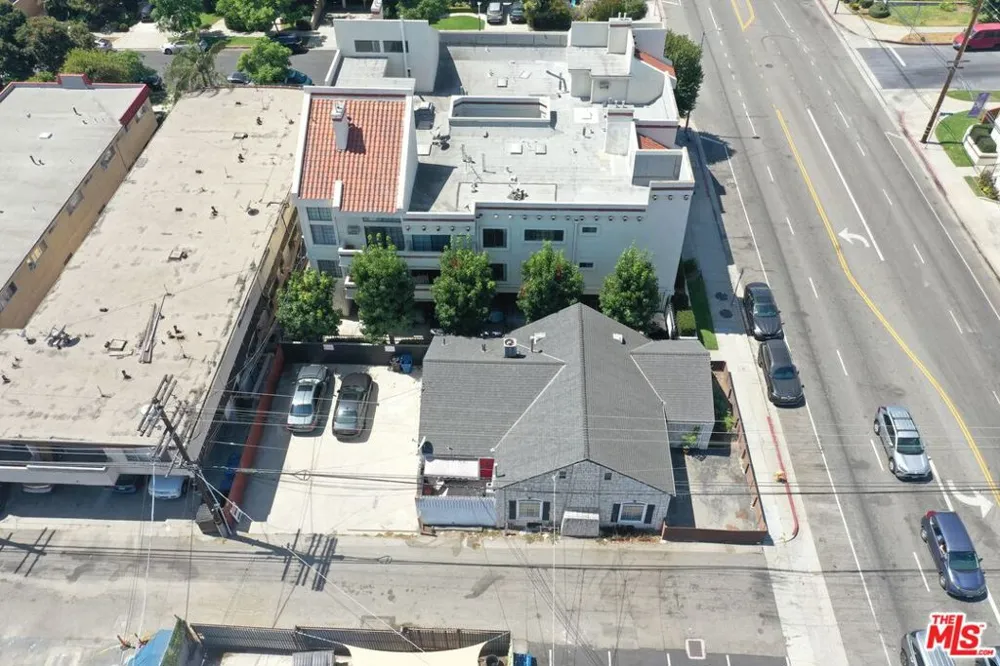 10420 Palms Boulevard Los Angeles, CA 90034