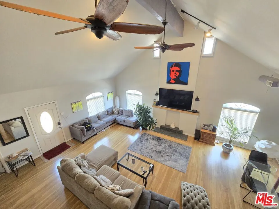 10420 Palms Boulevard Los Angeles, CA 90034