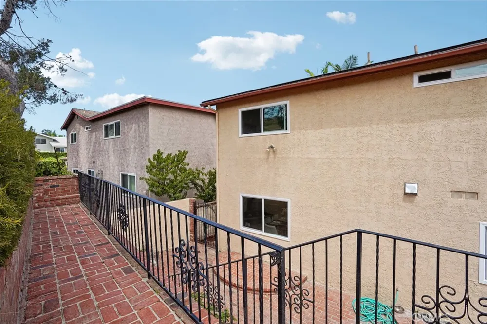 2424 Steed Court Lomita, CA 90717