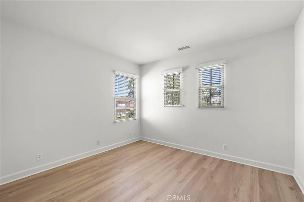 30 Tall Cedars Irvine, CA 92620