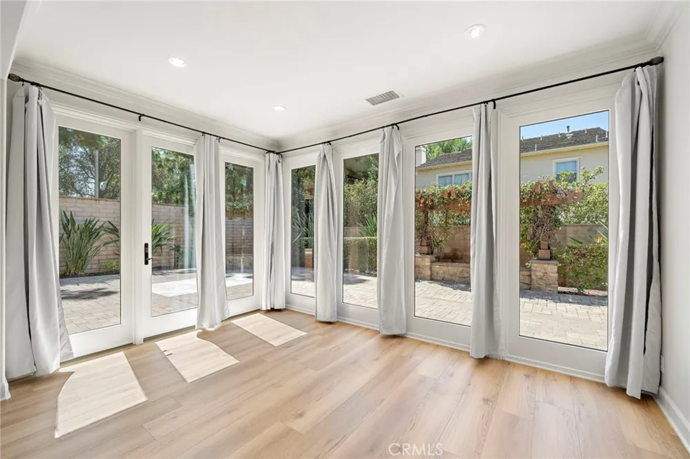 30 Tall Cedars Irvine, CA 92620