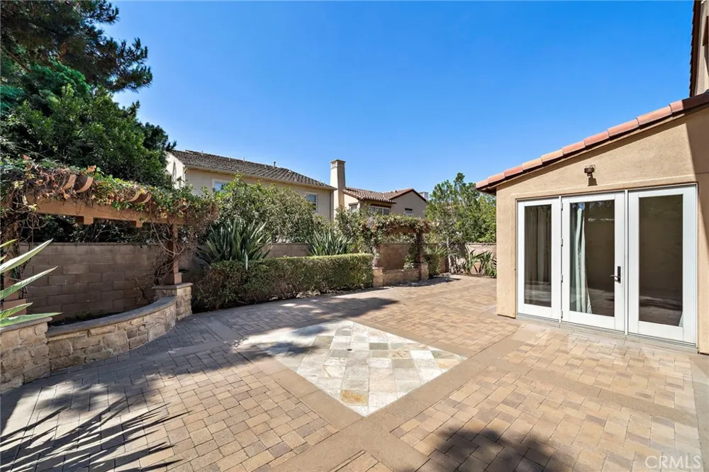 30 Tall Cedars Irvine, CA 92620