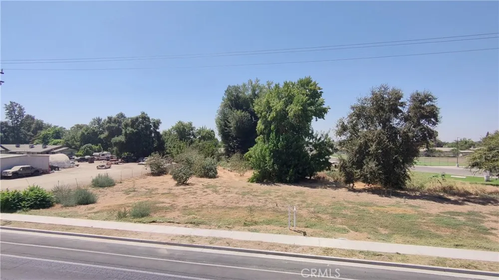 509 Farmersville Blvd Farmersville, CA 93223