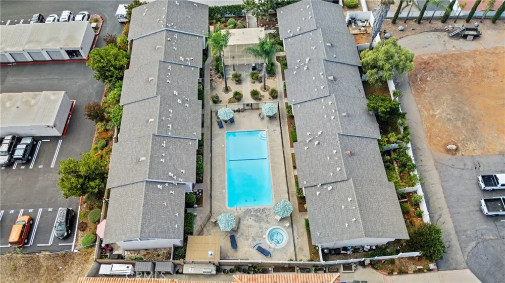 2112 E Vista #20 Vista, CA 92084