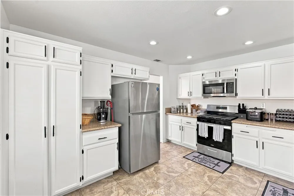 13010 Snowview Road Victorville, CA 92392