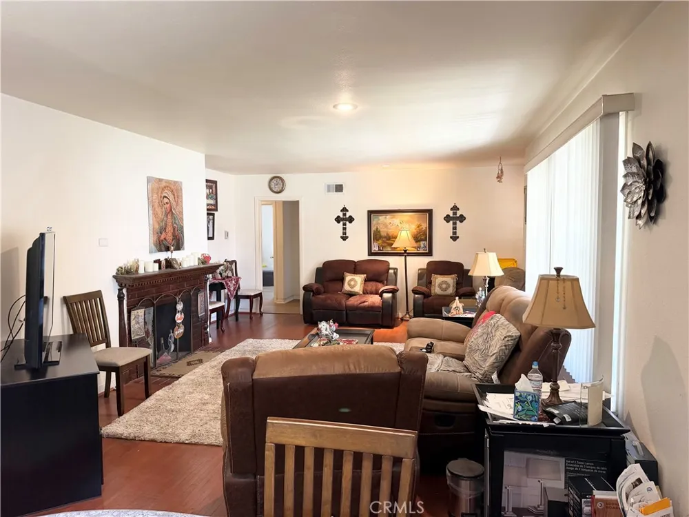 10166 Pounds Ave. Whittier, CA 90603