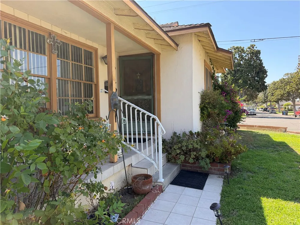 10166 Pounds Ave. Whittier, CA 90603