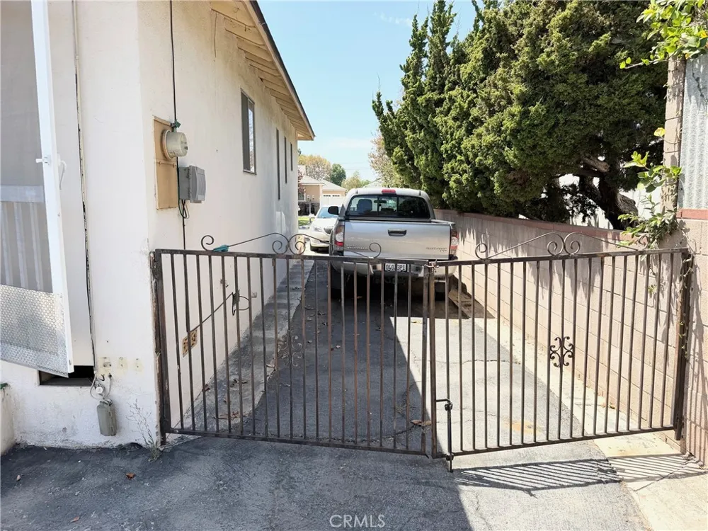10166 Pounds Ave. Whittier, CA 90603