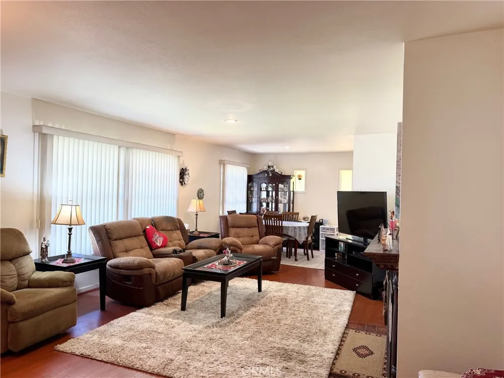 10166 Pounds Ave. Whittier, CA 90603