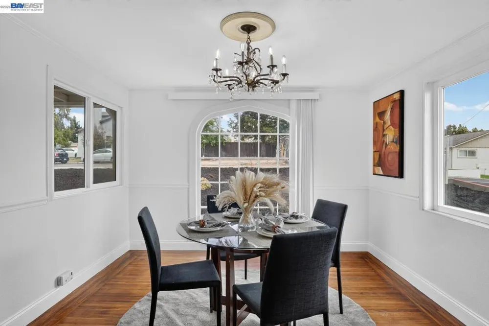 18473 Apricot Way Castro Valley, CA 94546