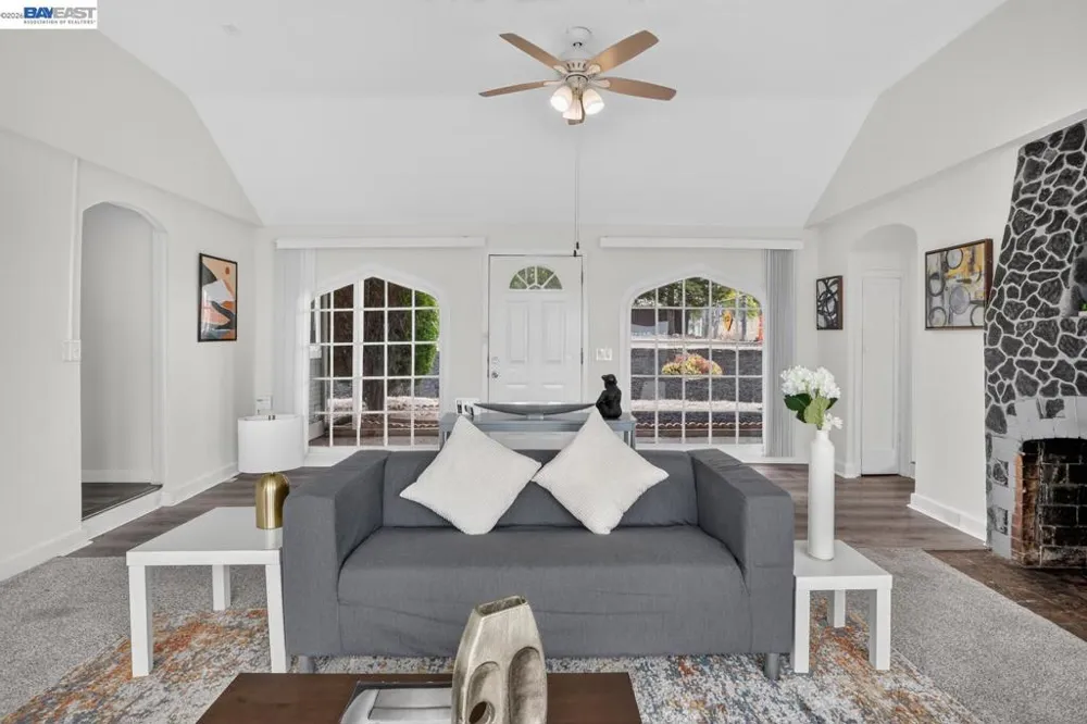 18473 Apricot Way Castro Valley, CA 94546